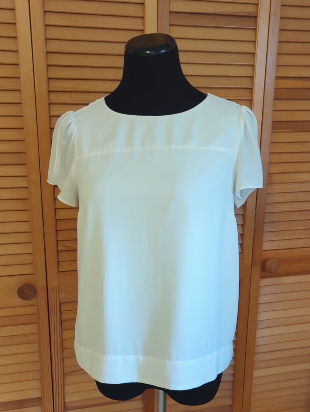 3/$15 J Crew White Shirt With Sheer Sleeves Size Small